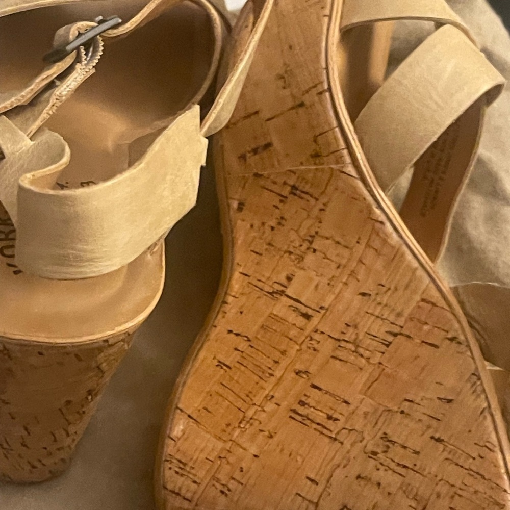 Kork-Ease Tan Platform Sandals - Picture 4 of 10